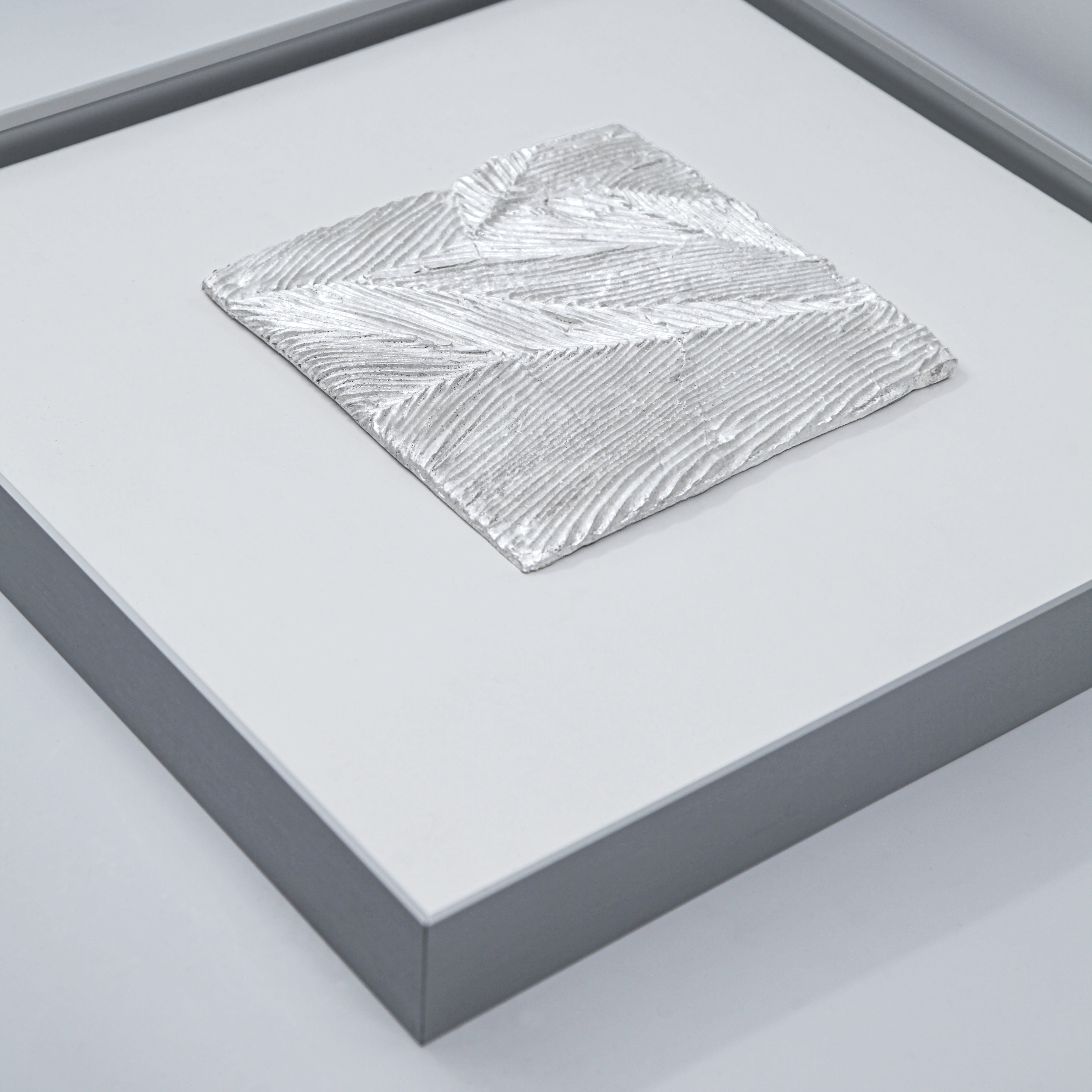 Mysterious Mirror of Clear Brilliance