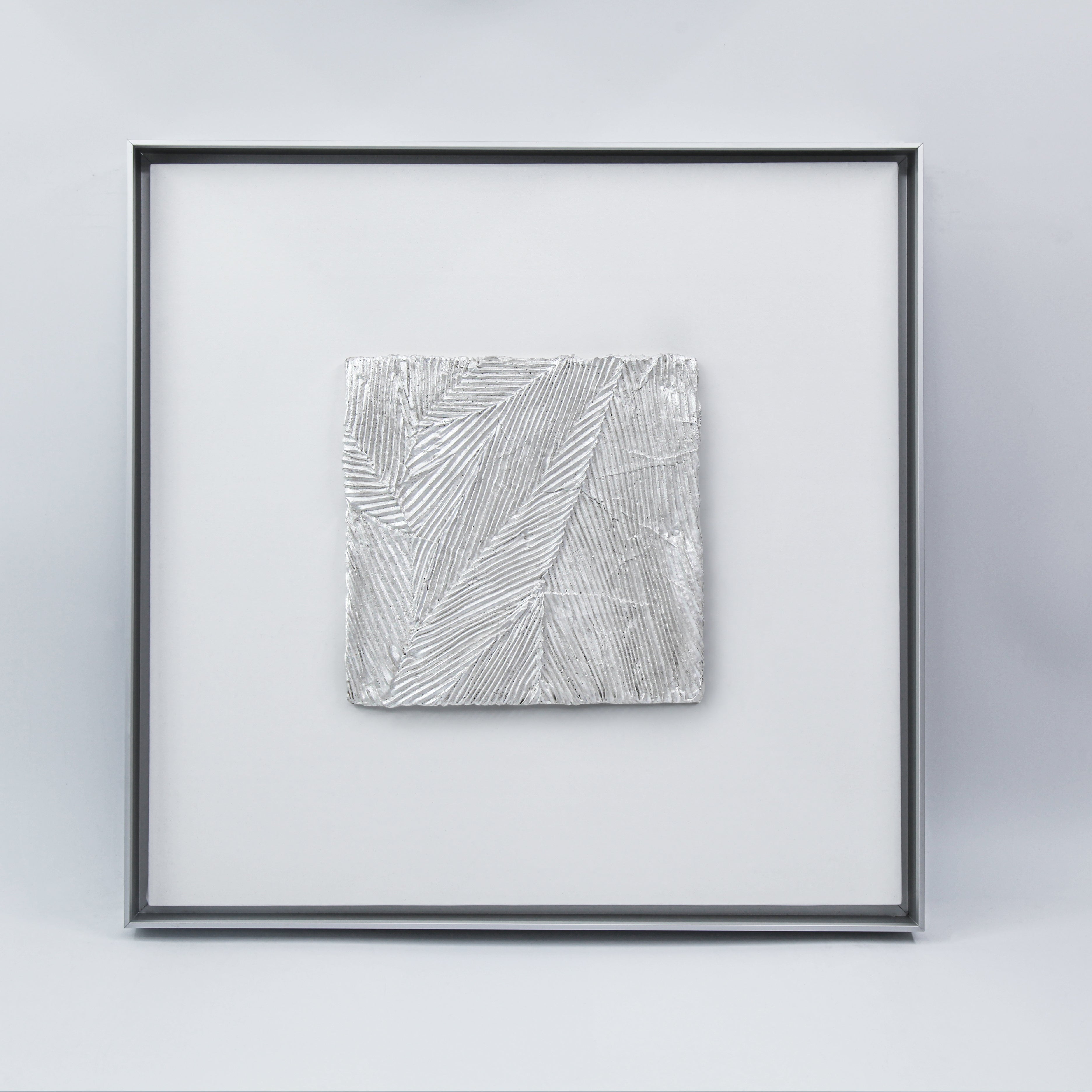 Mysterious Mirror of Clear Brilliance