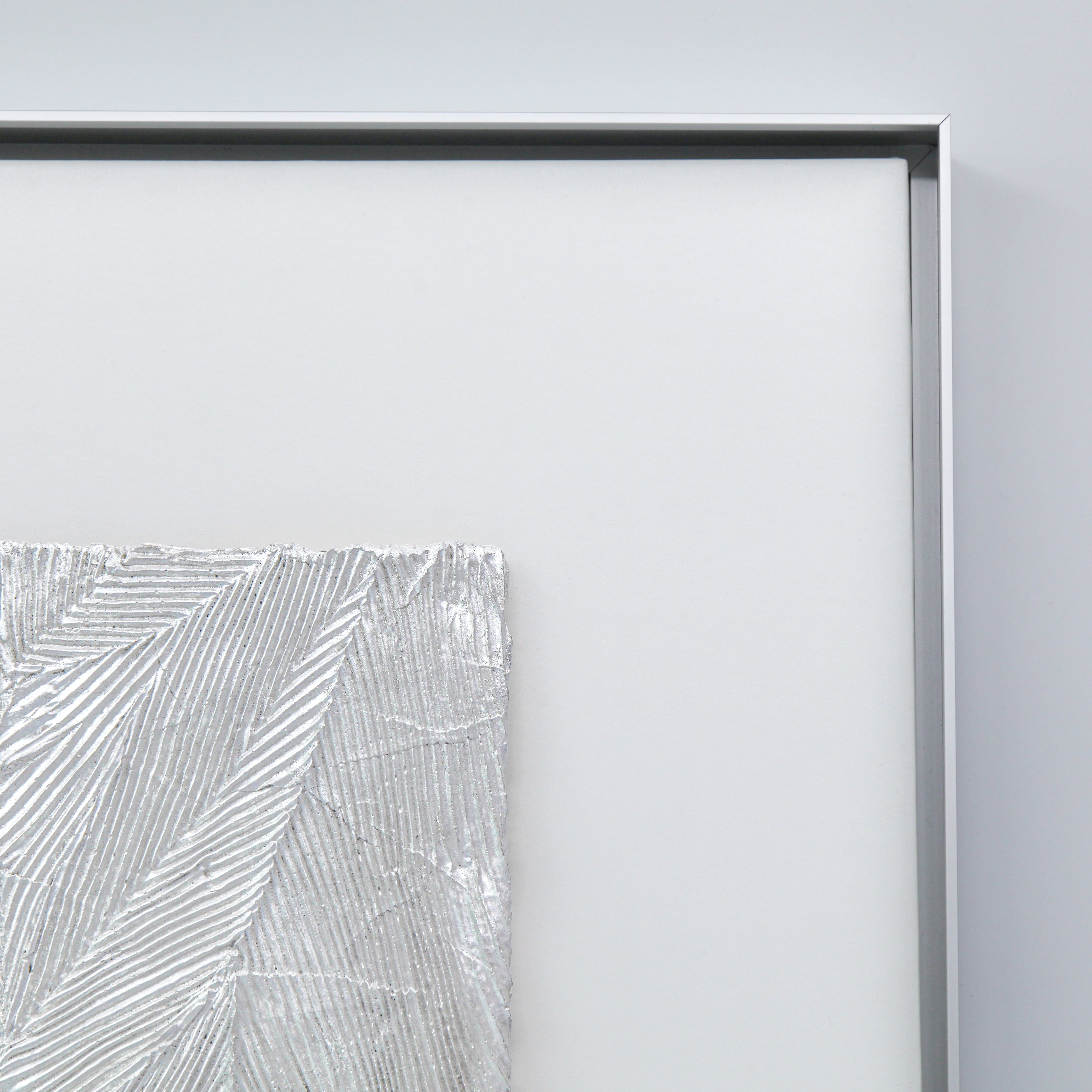 Mysterious Mirror of Clear Brilliance